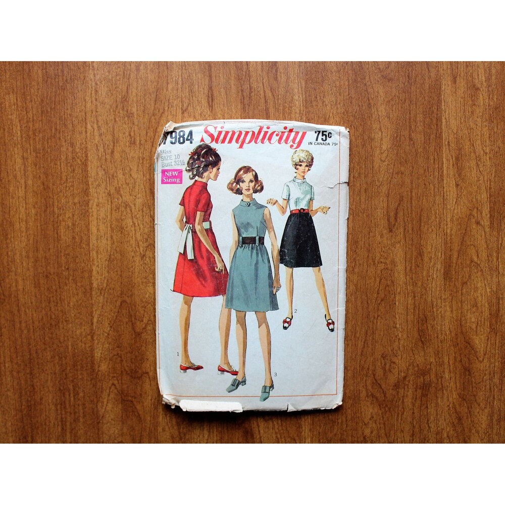 Simplicity 7984 60s Vintage Sewing Pattern Mod Mini Dress